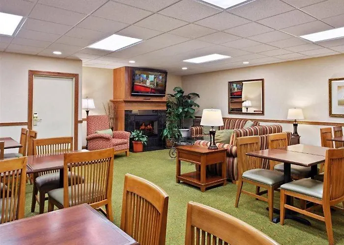Hotel Country & By Radisson, North, Il