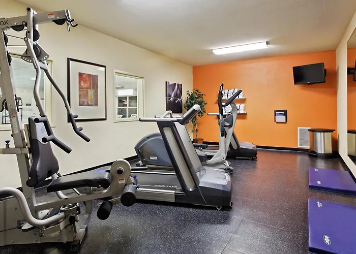 Country & By Radisson, North, Il 3*