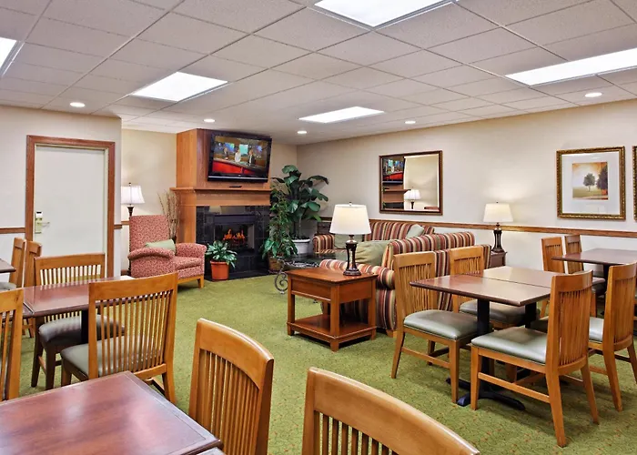 Country & By Radisson, North, Il 3*